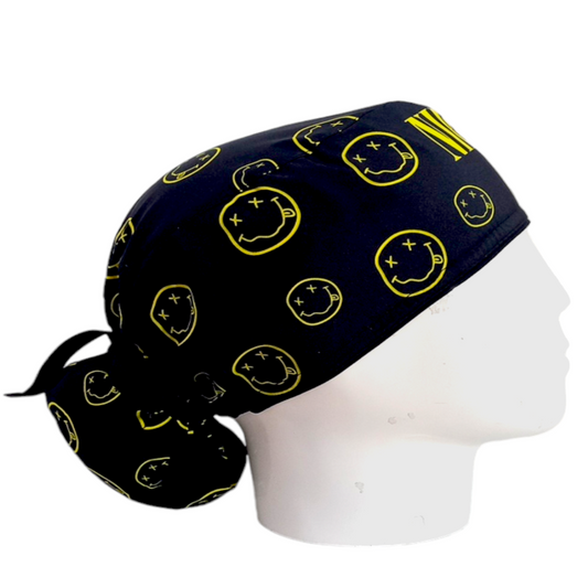 Gorro Quirúrgico Mujer y Portacarnet Nirvana Negro - gorro antifluido para mujer Doctools - foto 2