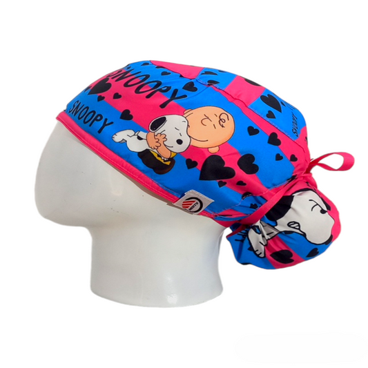 Gorro Quirúrgico Mujer y Portacarnet Snoopy Fucsia - gorro antifluido para mujer Doctools - foto 1