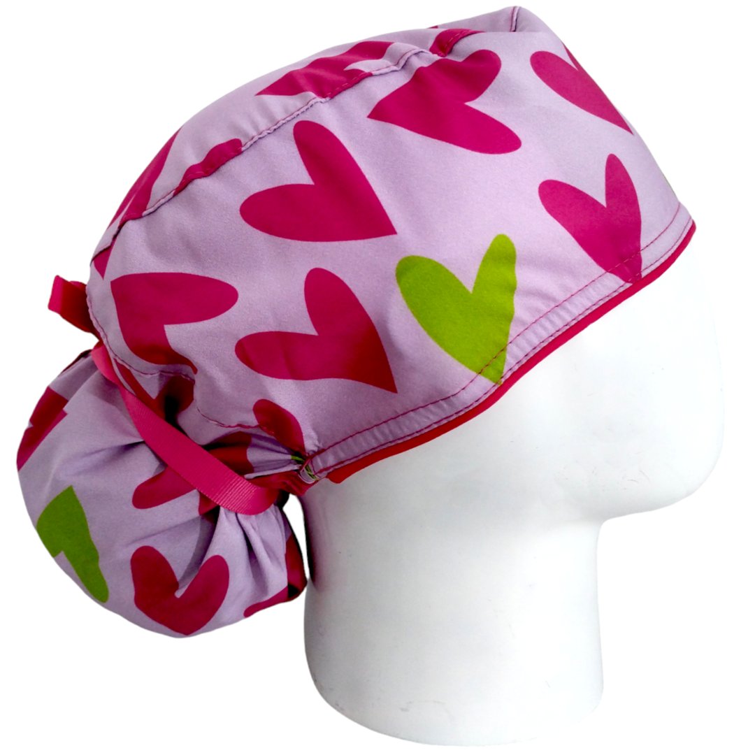 Gorro Quirúrgico Mujer y Portacarnet Love Pink - gorro antifluido para mujer Doctools - foto 2