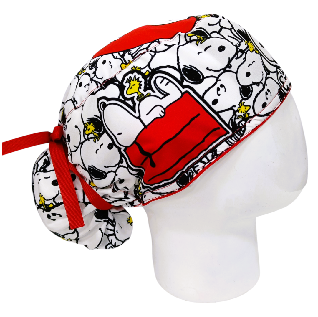 Gorro Quirúrgico Mujer y Portacarnet Snoopy Blanco - gorro antifluido para mujer Doctools - foto 2