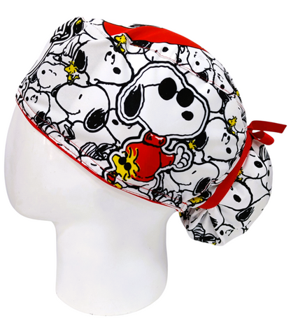Gorro Quirúrgico Mujer y Portacarnet Snoopy Blanco - gorro antifluido para mujer Doctools - foto 1