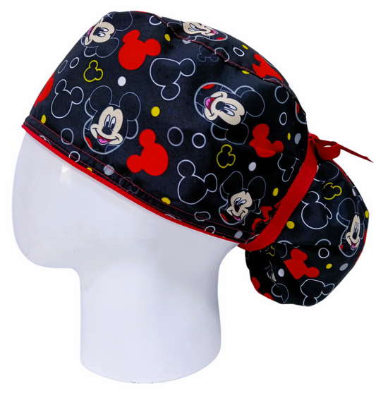 Gorro Quirúrgico Mujer y Portacarnet Mickey Siluetas Rojas - gorro antifluido para mujer Doctools - foto 1