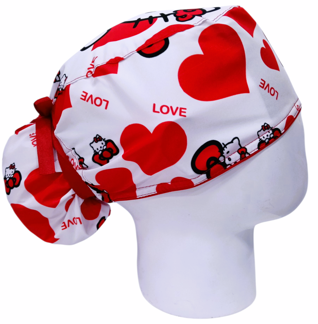 Gorro Quirúrgico Mujer y Portacarnet Hello Kitty Corazones Rojos - gorro antifluido para mujer Doctools - foto 2
