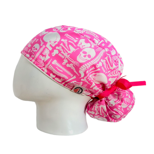 Gorro Quirúrgico Mujer y Portacarnet Huesos Rosa - gorro antifluido para mujer Doctools - foto 1