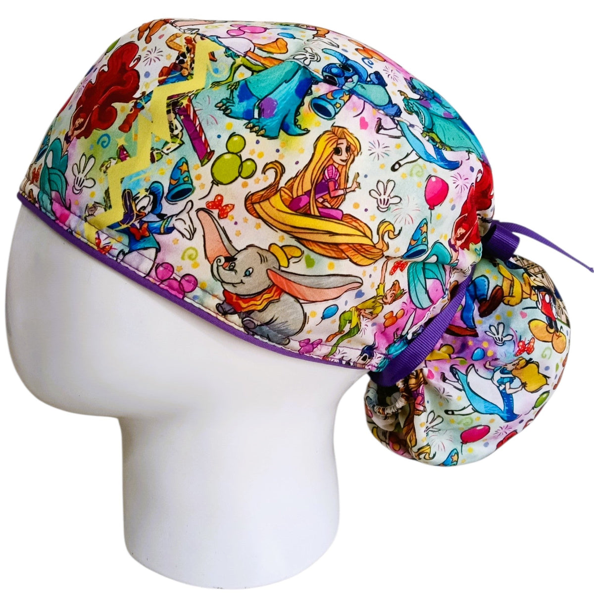 Gorro Quirúrgico Mujer y Portacarnet Disney Collage - gorro antifluido para mujer Doctools - foto 1