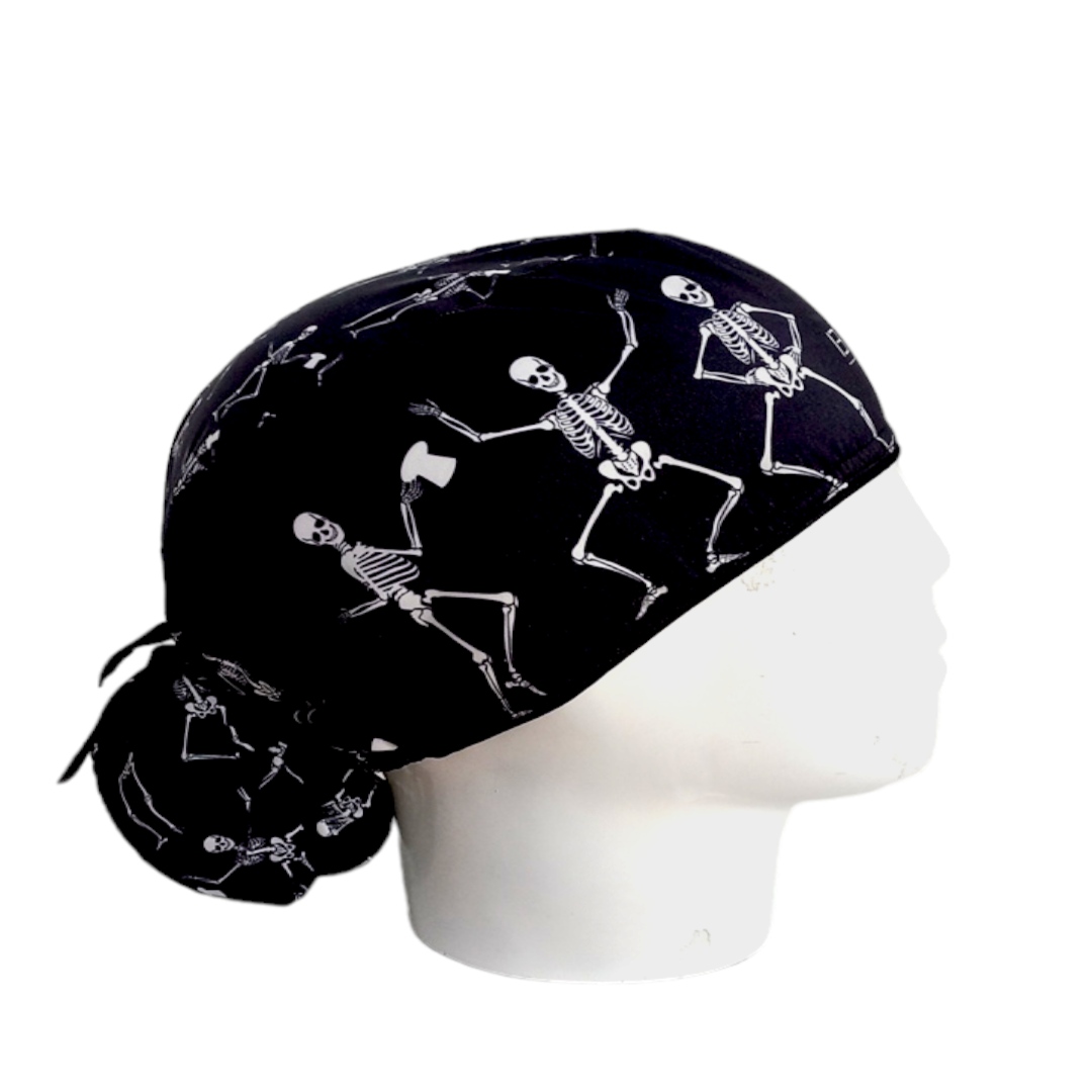 Gorro Quirúrgico Mujer y Portacarnet Huesos Negro - gorro antifluido para mujer Doctools - foto 2