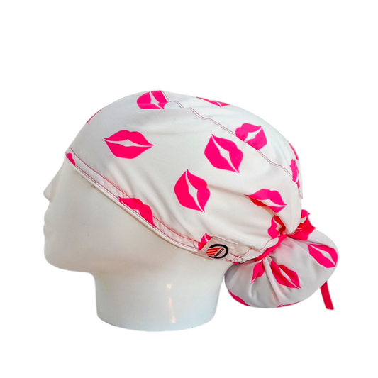 Gorro Quirúrgico Mujer y Portacarnet Besos - gorro antifluido para mujer Doctools - foto 1
