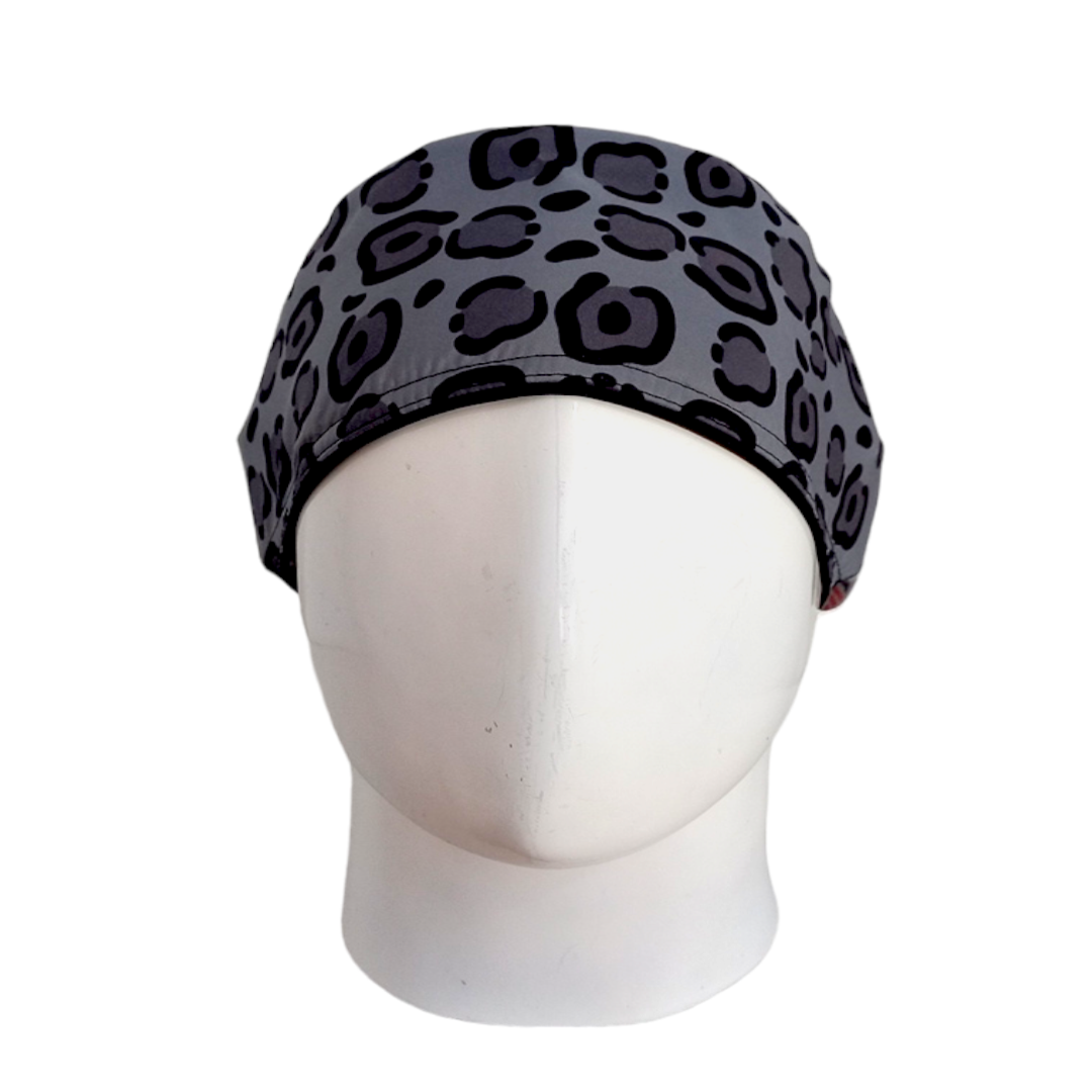 Gorro Quirúrgico Mujer y Portacarnet Animal Print Gris - gorro antifluido para mujer Doctools - foto 3