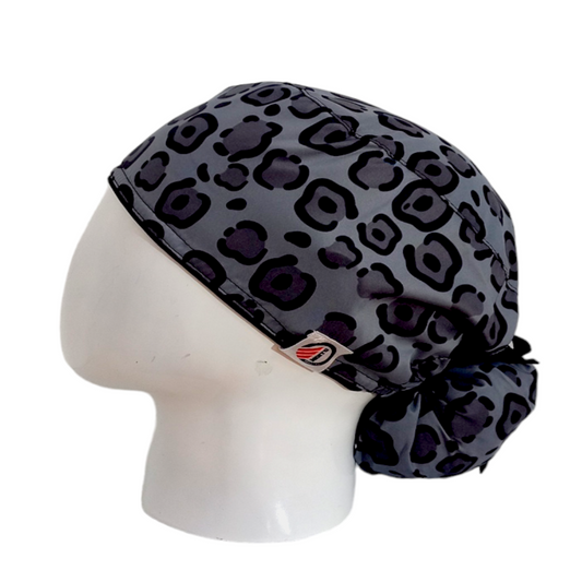 Gorro Quirúrgico Mujer y Portacarnet Animal Print Gris - gorro antifluido para mujer Doctools - foto 1