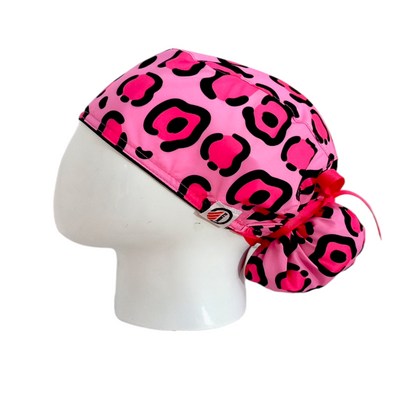 Gorro Quirúrgico Mujer y Portacarnet Animal Print Fucsia - gorro antifluido para mujer Doctools - foto 1