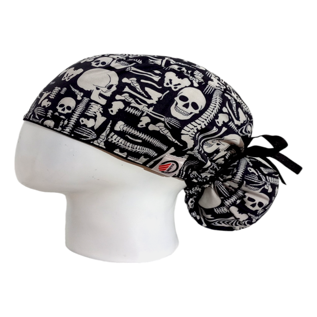 Gorro Quirúrgico Mujer y Portacarnet Huesos Negro Dama - gorro antifluido para mujer Doctools - foto 1