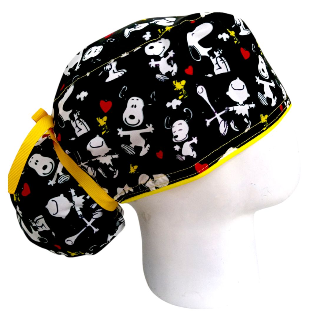 Gorro Quirúrgico Mujer y Portacarnet Snoopy Negro - gorro antifluido para mujer Doctools - foto 2