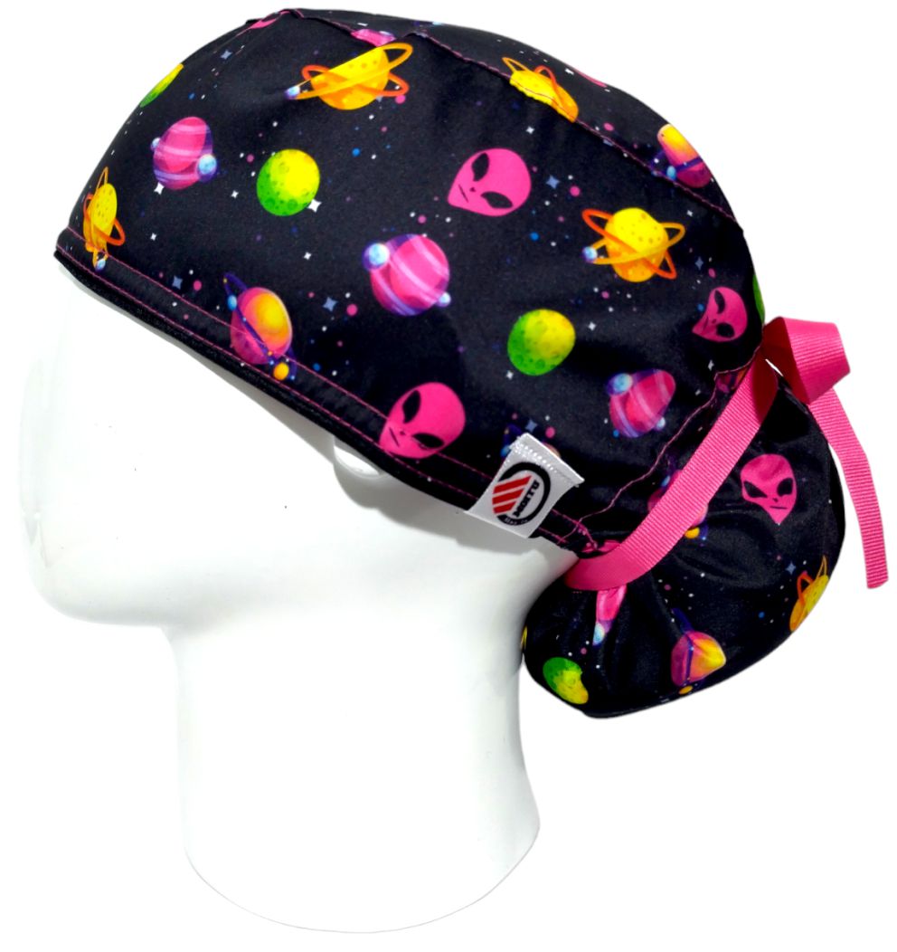 Gorro Quirúrgico Mujer y Portacarnet Galaxia Fucsia - gorro antifluido para mujer Doctools - foto 1