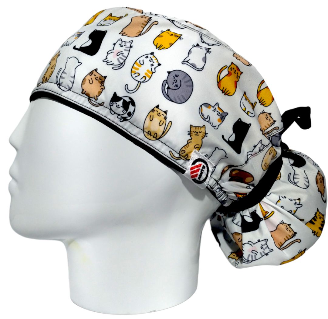 Gorro Quirúrgico Mujer y Portacarnet Gaticos Blanco - gorro antifluido para mujer Doctools - foto 1