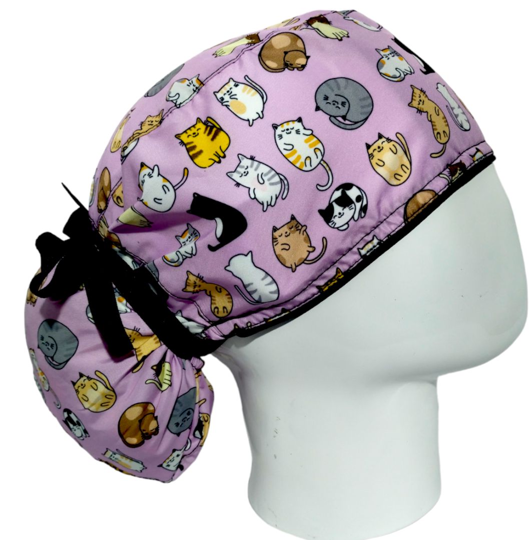 Gorro Quirúrgico Mujer y Portacarnet Gaticos Lila - gorro antifluido para mujer Doctools - foto 2