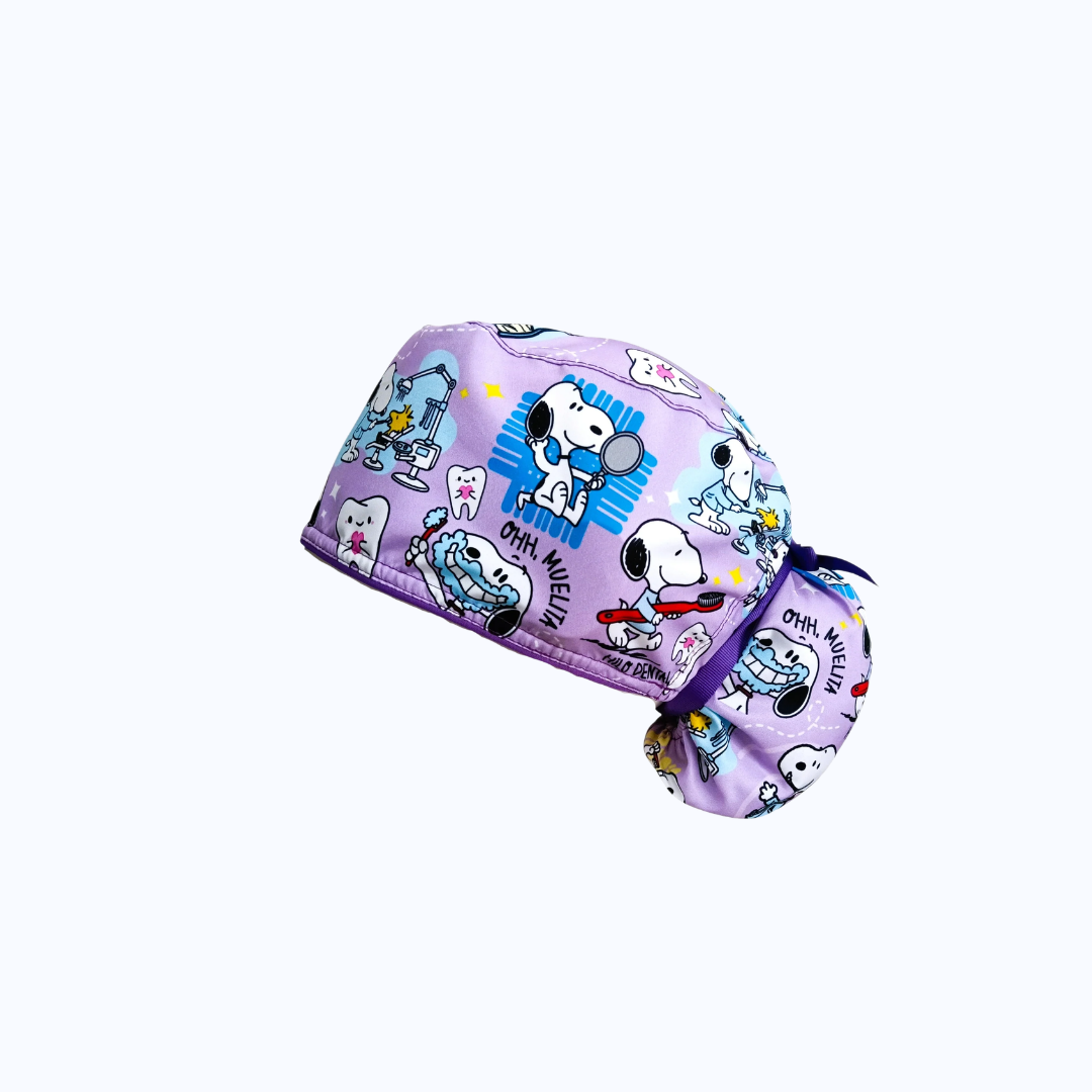 Gorro Quirúrgico Mujer Snoopy Odontología "Ohh, Muelita" Lila