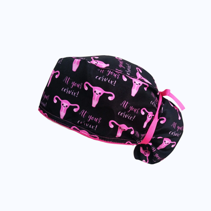 Gorro Quirúrgico Mujer y Portacarnet Ginecología "At Your Cervix" Negro y Rosa