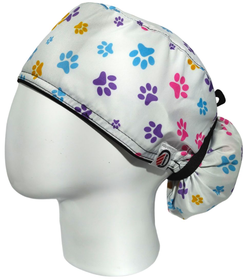 Gorro Quirúrgico Mujer y Portacarnet Huellitas - gorro antifluido para mujer Doctools - foto 1