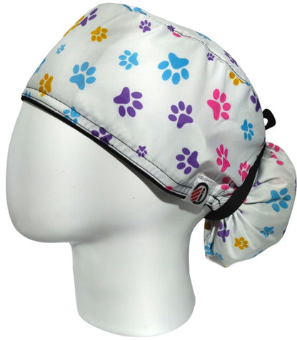 Gorro Quirúrgico Mujer y Portacarnet Huellitas - gorro antifluido para mujer Doctools - foto 1