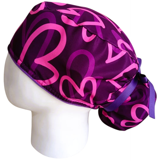 Gorro Quirúrgico Mujer y Portacarnet Corazones Morado Fucsia - gorro antifluido para mujer Doctools - foto 1