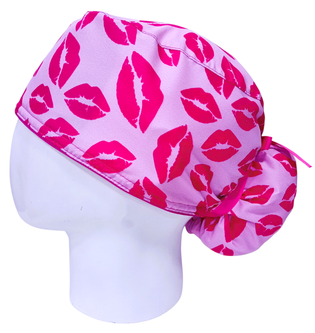 Gorro Quirúrgico Mujer y Portacarnet Besitos - gorro antifluido para mujer Doctools - foto 1