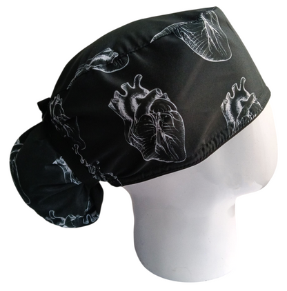 Gorro Quirúrgico Mujer y Portacarnet Corazones Negro - gorro antifluido para mujer Doctools - foto 2