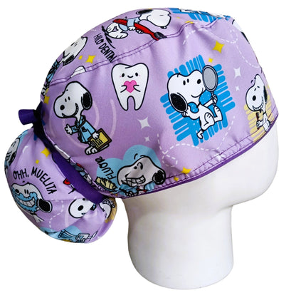 Gorro Quirúrgico Mujer y Portacarnet Snoopy Dental - gorro antifluido para mujer Doctools - foto 2