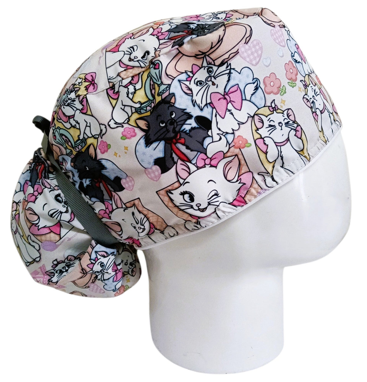 Gorro Quirúrgico Mujer y Portacarnet Marie Gata Flores - gorro antifluido para mujer Doctools - foto 2
