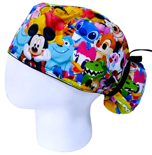 Gorro Quirúrgico Mujer y Portacarnet Disney Personajes Collage - gorro antifluido para mujer Doctools - foto 1