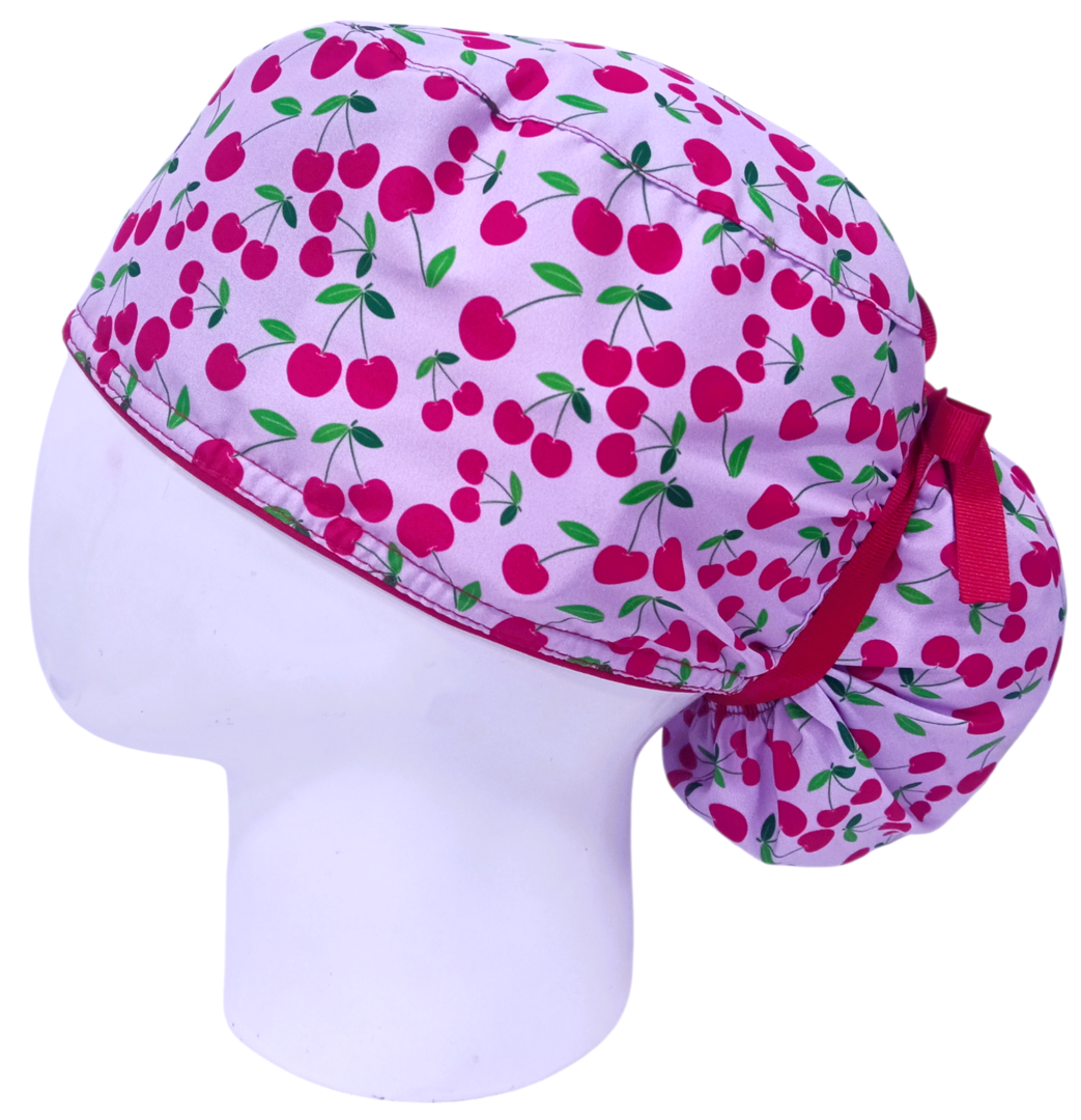 Gorro Quirúrgico Mujer y Portacarnet Cerezas - gorro antifluido para mujer Doctools - foto 1