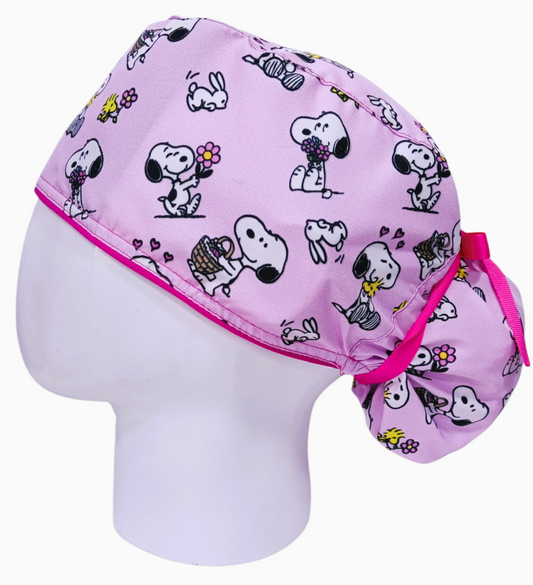 Gorro Quirúrgico Mujer y Portacarnet Snoopy Rosa - gorro antifluido para mujer Doctools - foto 1