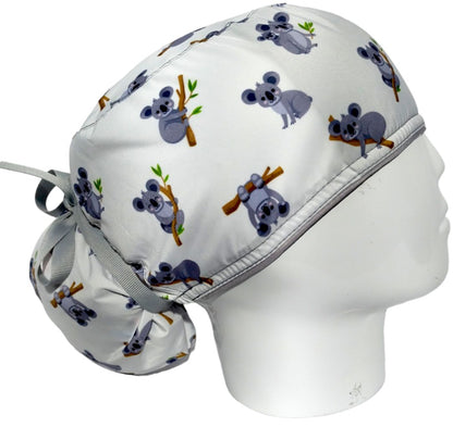 Gorro Quirúrgico Mujer y Portacarnet Koala Blanco - gorro antifluido para mujer Doctools - foto 2