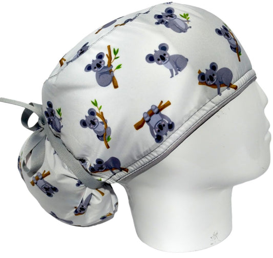 Gorro Quirúrgico Mujer y Portacarnet Koala Blanco - gorro antifluido para mujer Doctools - foto 2