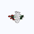 Pin Metálico Corazón Anatómico Atravesado por Tulipanes
