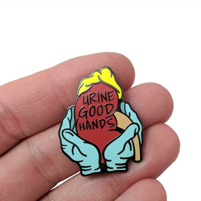 Pin Metálico Urine Good Hands - Imagen 2